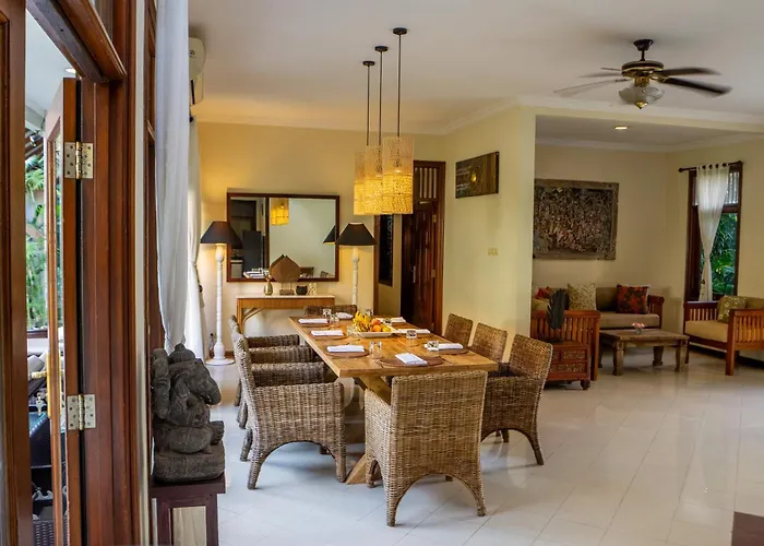 Atres Griya 5 Private Bedroom * Kuta (Bali)