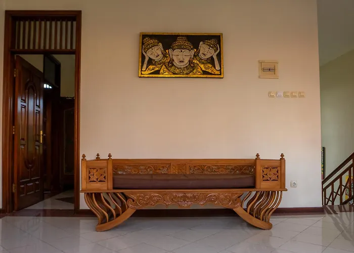 Atres Griya 5 Private Bedroom Kuta (Bali)