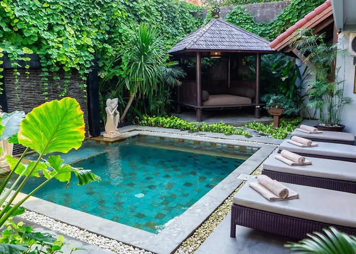 Atres Griya 5 Private Bedroom Villa